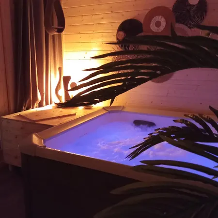 Lapausedegout Piscine Climatisees Jacuzzi Terrasse Pensión *
