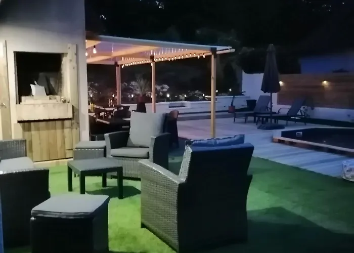 Lapausedegout Climatisees Terrasse Table D'hotes Lachapelle-Auzac