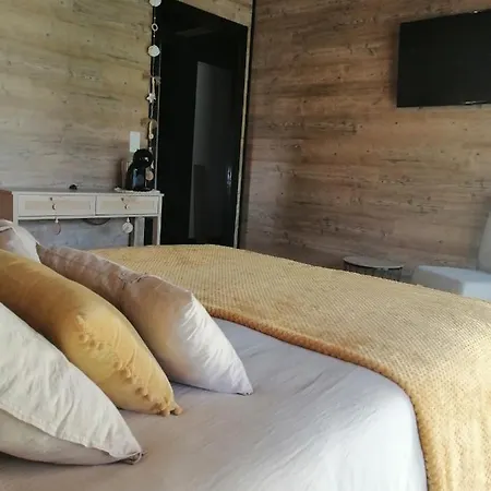 Lapausedegout Piscine Chambres Climatisees Terrasse Table D'Hotes Vendégház 3*