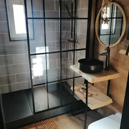 Konukevi Lapausedegout Piscine Climatisees Jacuzzi Terrasse