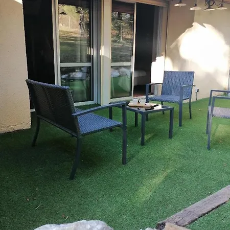 Konukevi Lapausedegout Piscine Climatisees Jacuzzi Terrasse 3*