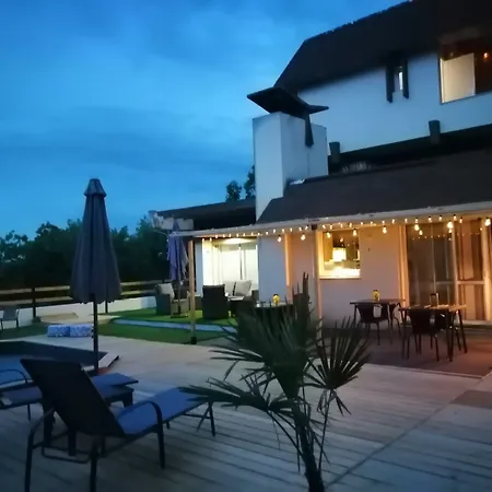Lapausedegout Piscine Chambres Climatisees Terrasse Table D'Hotes Vendégház Lachapelle-Auzac