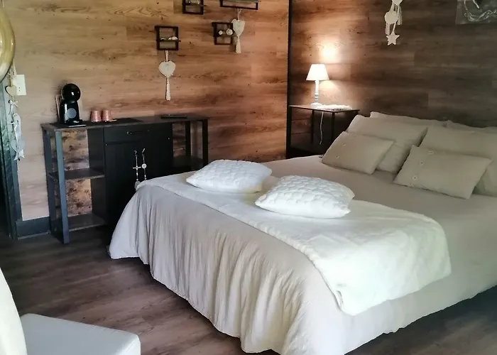 ゲストハウス Lapausedegout Climatisees Terrasse Table D'hotes